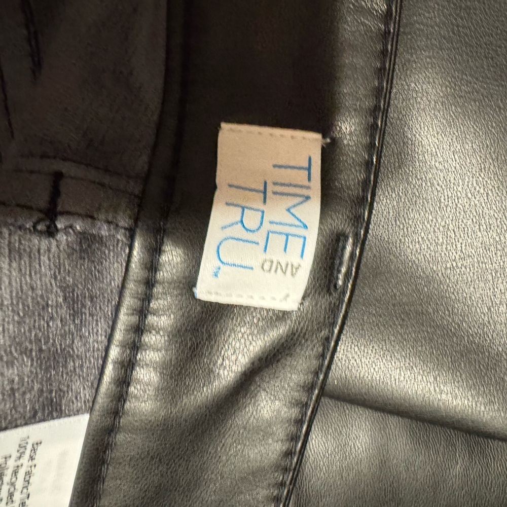 NWT FALL/WINTER Women's Black Faux Leather Pants SIZE: 16 #X - Picture 7 of 8